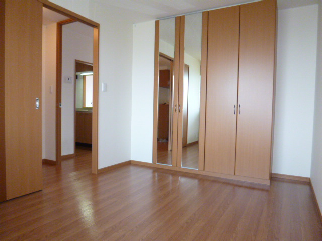 グラシアスの洋室