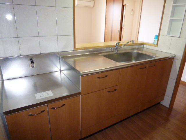 グラシアスのキッチン|ガスコンロ設置可