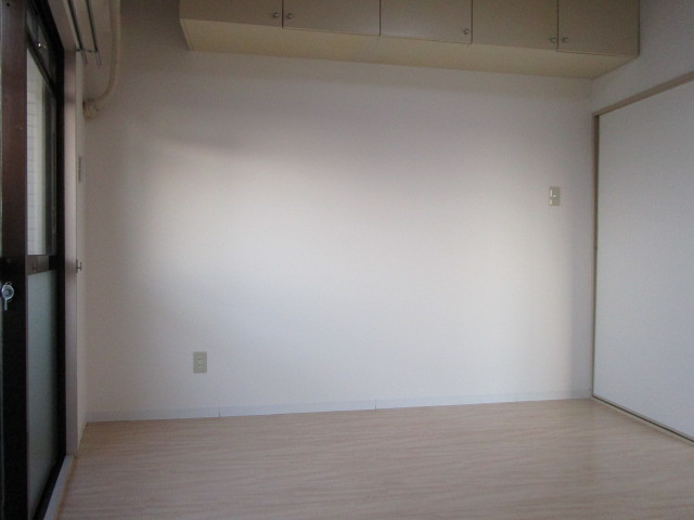 リオーラ塚本Ⅰの洋室