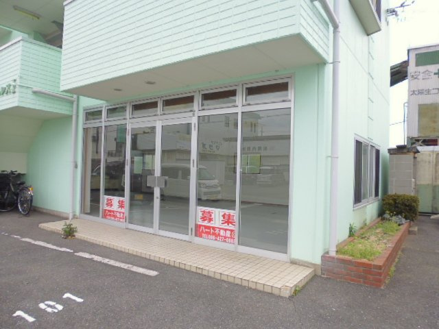 倉敷市中島の店舗事務所の外観