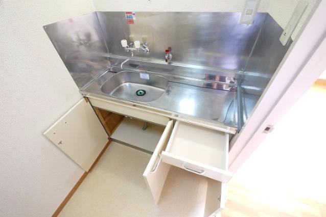 コーポ諏訪柳町のキッチン|使いやすいキッチンです