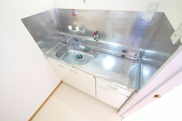 コーポ諏訪柳町のキッチン|キッチンでお料理をお楽しみください