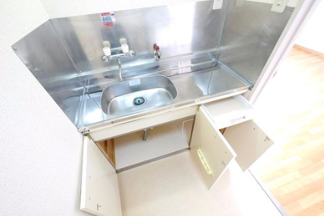 コーポ諏訪柳町のキッチン|キッチンでお料理をお楽しみください