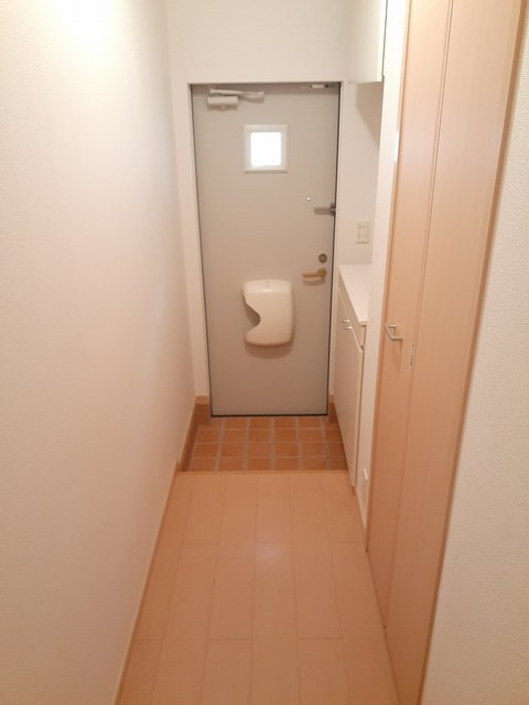 ソレイユDの玄関