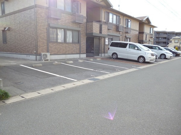 セジュール山陽の駐車場