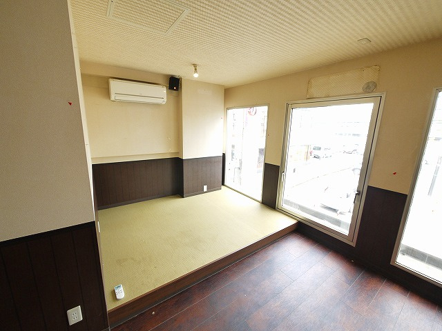 千曲ビルの内装