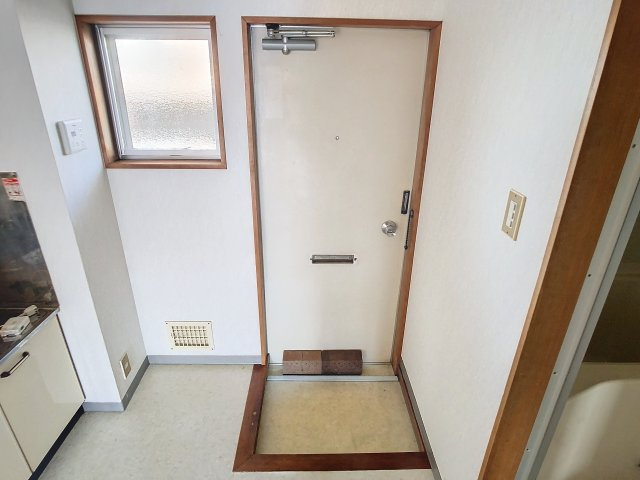 メゾン7の玄関