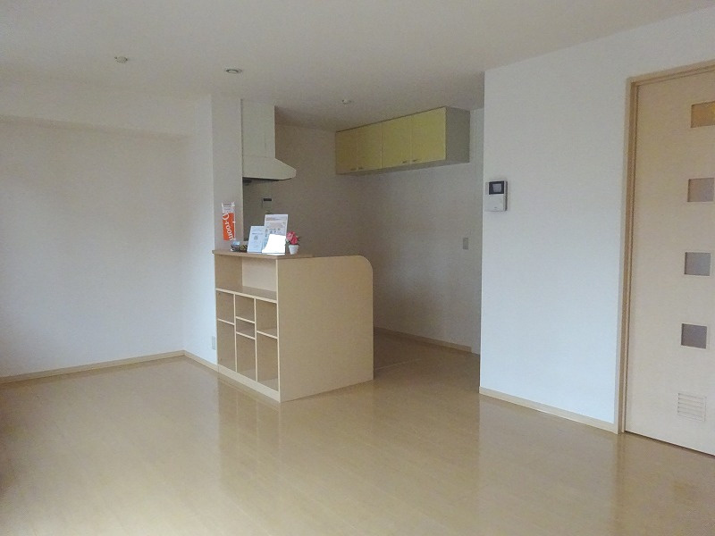 フェザーレジデンスAの居間・リビング