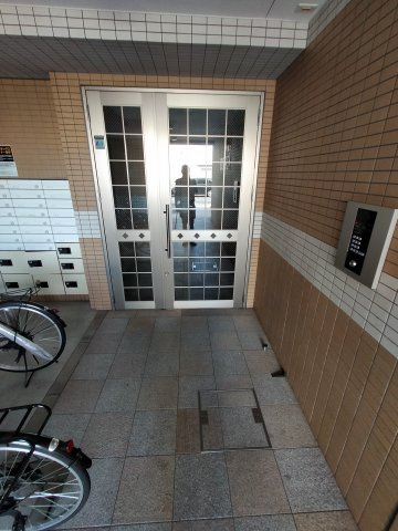 【エントランス】 | イーストレジデンス
