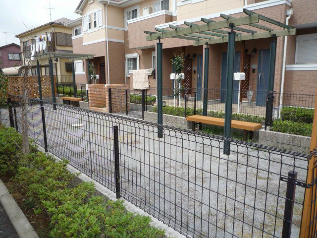 アジュールＡのエントランス|清潔なエントランスです