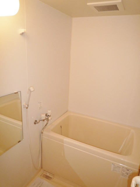 アジュールＡの浴室|日々の疲れを癒すお風呂付です