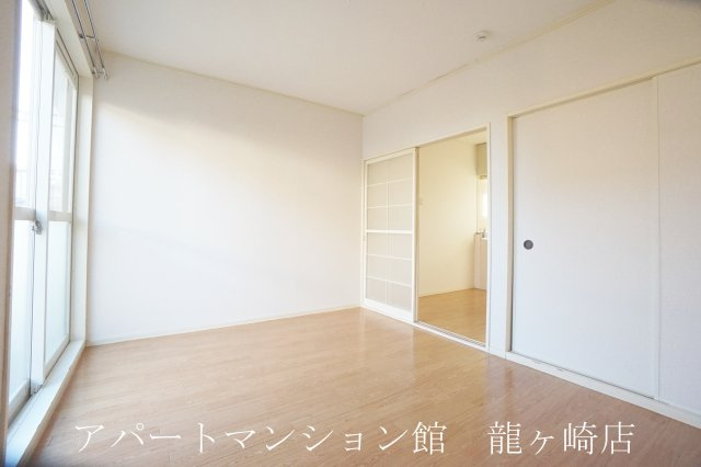 メゾンジュネスの洋室