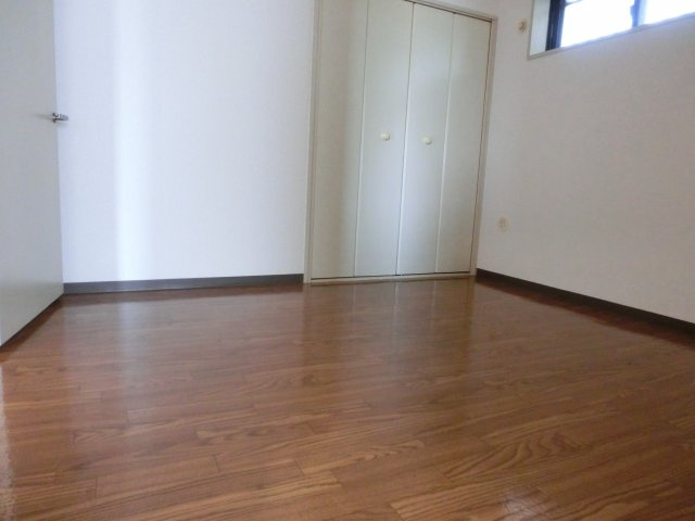 ファーロ新北島の洋室