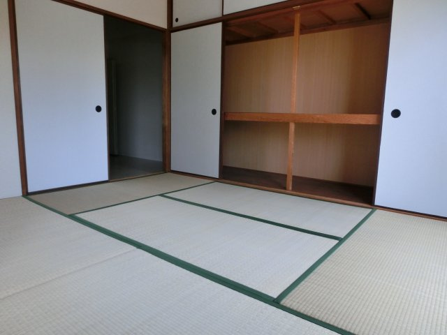 ファーロ新北島の和室