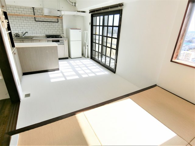 大あみハイツＡ棟の居間・リビング