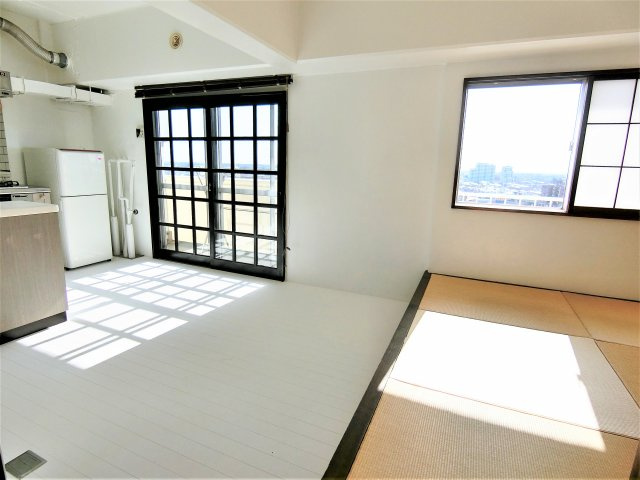 大あみハイツＡ棟の居間・リビング