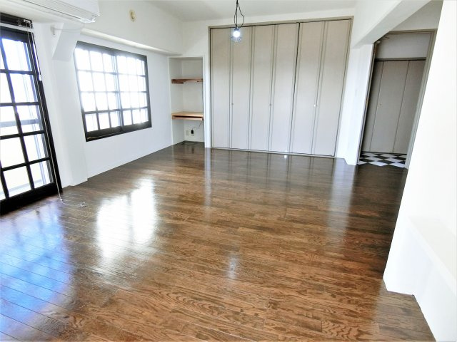 大あみハイツＡ棟の居間・リビング