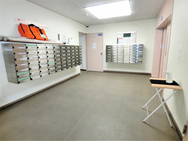 大あみハイツＡ棟のロビー