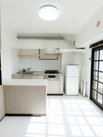 大あみハイツＡ棟の居間・リビング