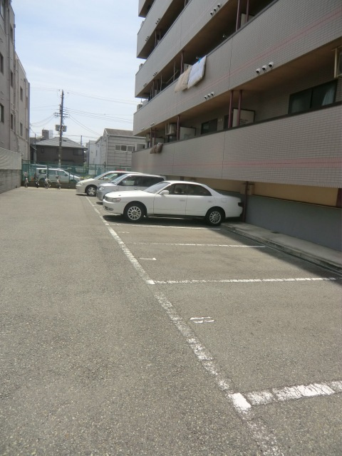 ドリームハイツの駐車場