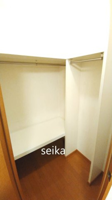 【収納】 | あすみが丘ハイランド | 照明付きのウォークインクローゼット