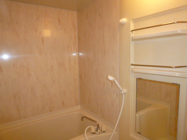 ふぁみーるみやけの浴室