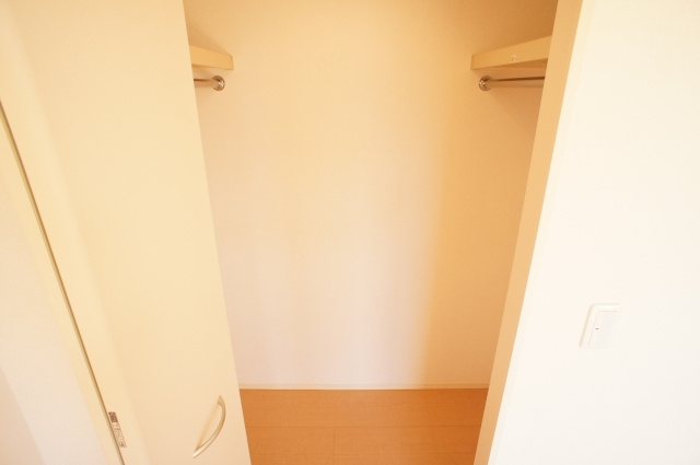 メゾンブロンシュの収納|★６帖洋室クローゼット