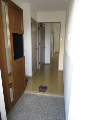 【玄関】 | レジデンスコスモスⅡ | とても広い玄関です。別部屋　現況優先