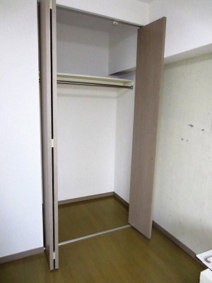 【収納】 | レジデンスコスモスⅡ | 収納タップリあります。別部屋　現況優先