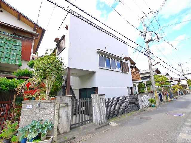 四条大路住戸付き事務所の外観
