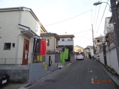 【前面道路含む現地写真】 | さいたま市緑区松木3丁目　性能評価書付新築分譲住宅全1棟