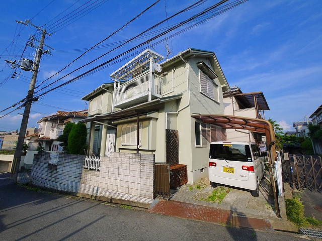 富雄川西戸建の外観