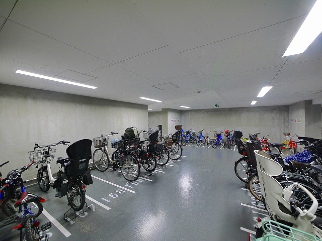 ローレルスクエア白庭台Ⅱ2番館のその他共用部分|自転車置き場です
