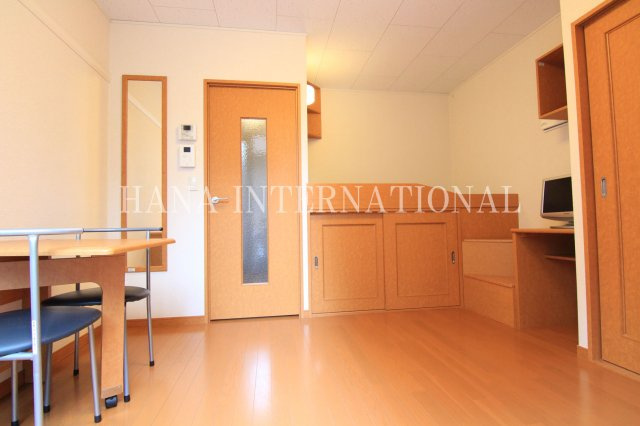 レオパレスおもひでの居間・リビング