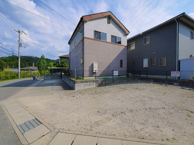 西白庭台1丁目戸建住宅（3-2）の駐車場|カースペースがあります