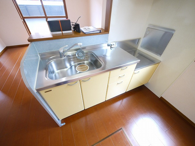 リビングタウン相楽　Ｂ棟のキッチン|使いやすいキッチンです