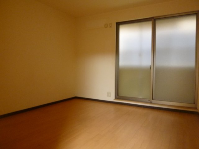 絢野ビルの洋室