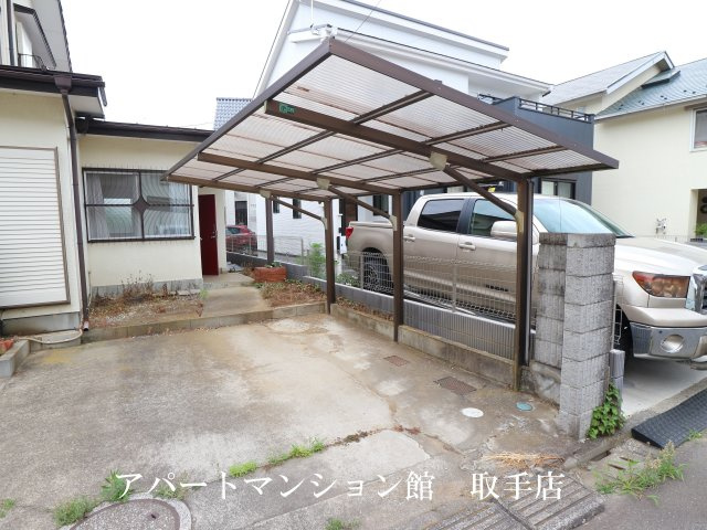 小浮気戸建の駐車場