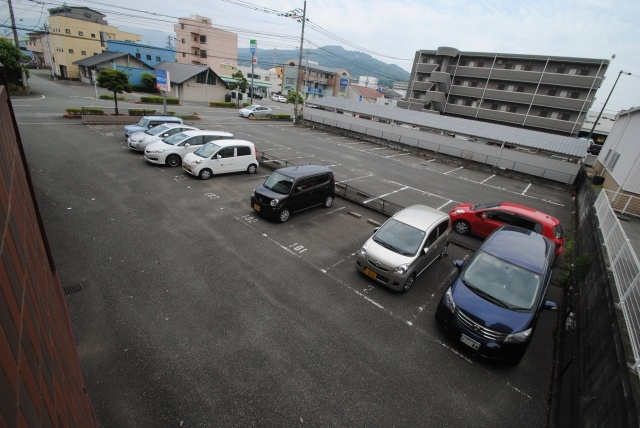 エステート神道の駐車場