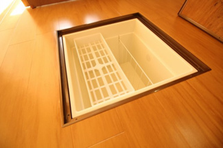 【その他】 | プレーザントハウス　A棟 | 床下収納