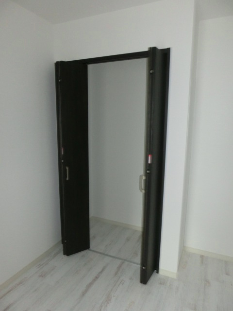 大阪市淀川区三津屋北１丁目の賃貸マンションの収納