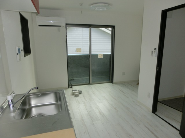 大阪市淀川区三津屋北１丁目の賃貸マンションの居間・リビング