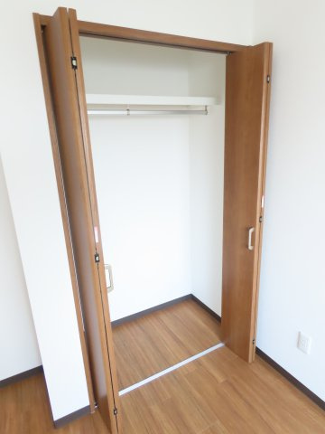 大阪市淀川区三津屋北１丁目の賃貸マンションの収納