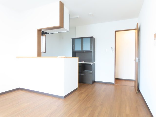 大阪市淀川区三津屋北１丁目の賃貸マンションの居間・リビング