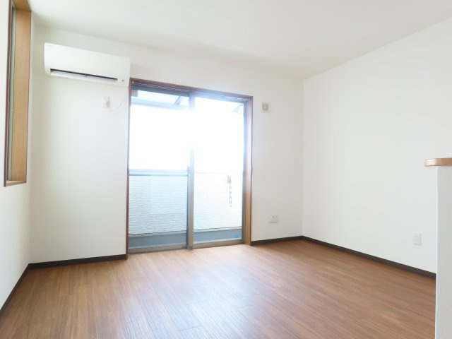 大阪市淀川区三津屋北１丁目の賃貸マンションの居間・リビング