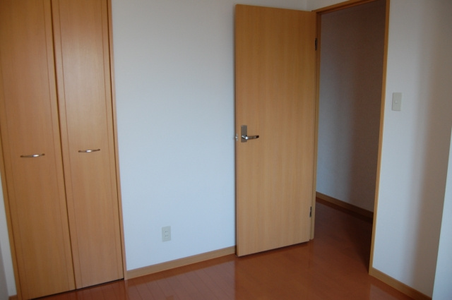 【居間・リビング】 | ※同建物同型別のお部屋