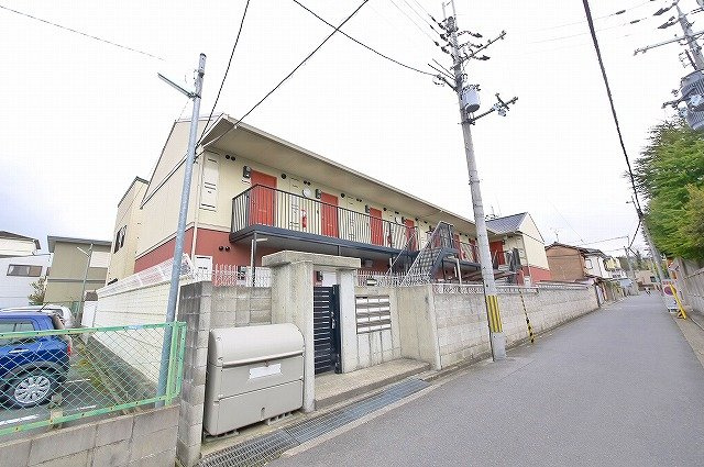 グレースヴィラ河合の外観|ツートンカラーの可愛い外観です