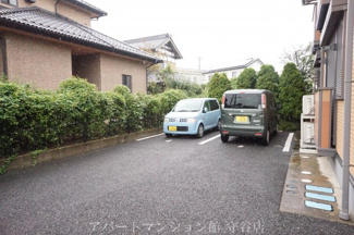 【駐車場】