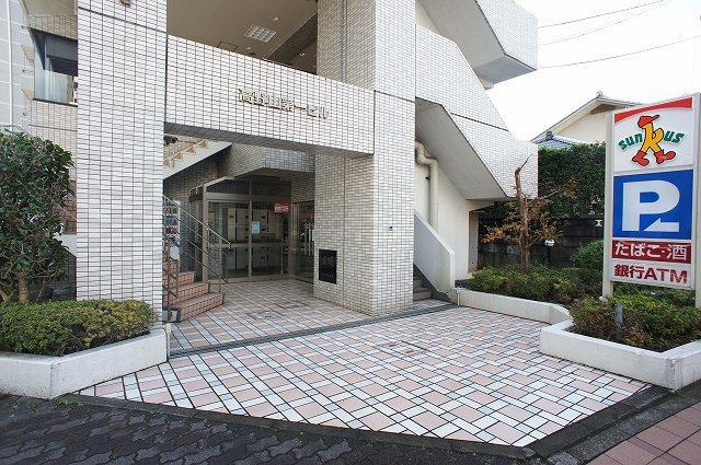 高野山第一ビルのエントランス
