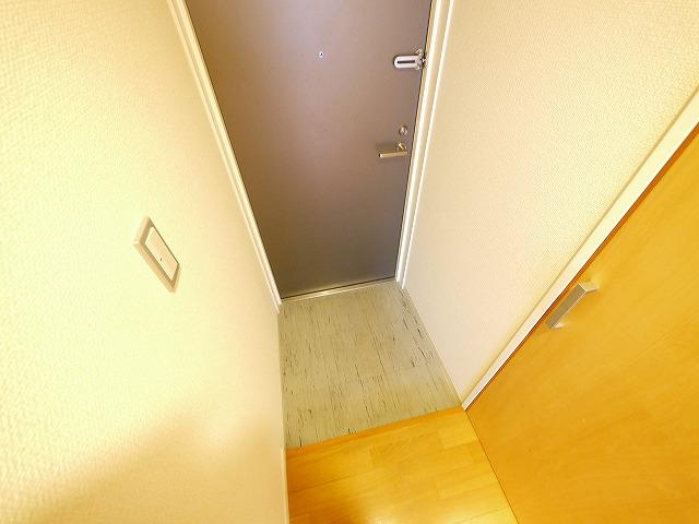 フラッツ小西の玄関|ゆったりとした玄関です